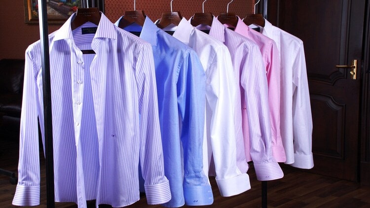 как сложить рубашку с длинным рукавом